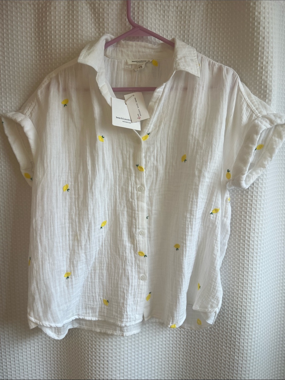 beachlunchlounge White Button-Up Shirt with Yellow Lemon Embroidery